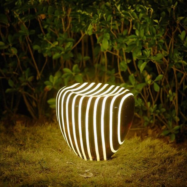 "Pedra" de resina luz led para jardins - Image 2