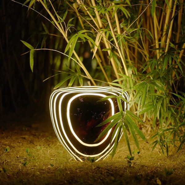 "Pedra" de resina luz led para jardins - Image 3