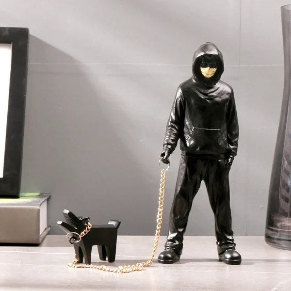 Escultura Cultura Pop Banksy Homem Brincando com Cachorros - Image 3