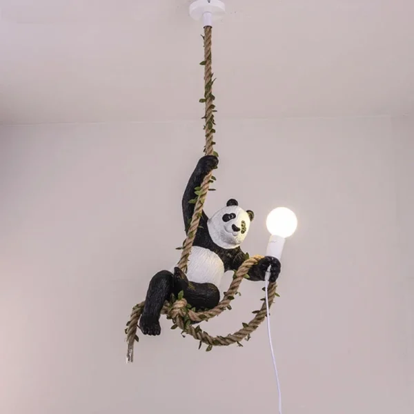 Luminária Infantil Pendente De Resina Formato Urso Panda Chinês - Image 2