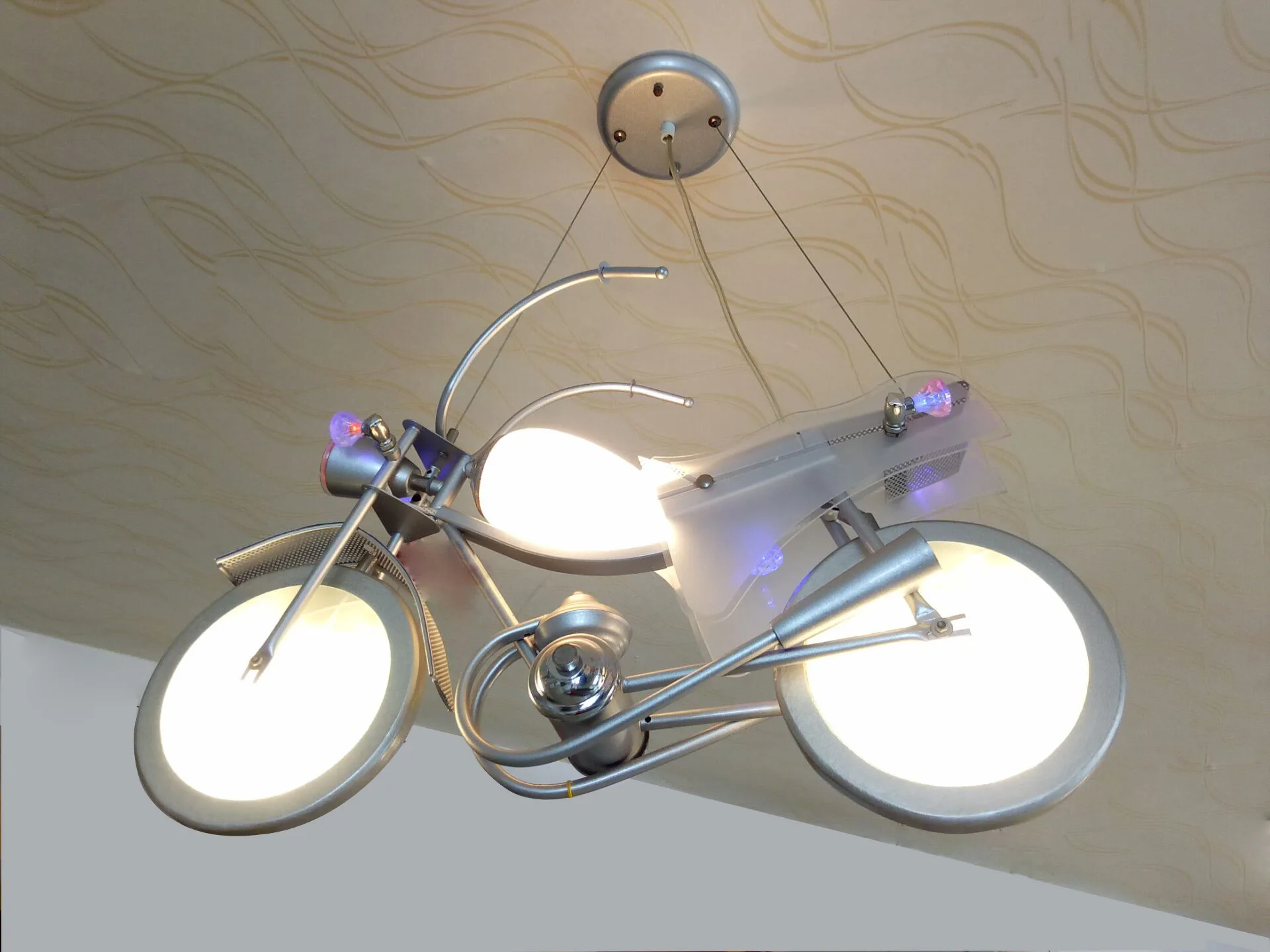 luminaires YustDesign Chandeliers and wall lights on sale and cheap