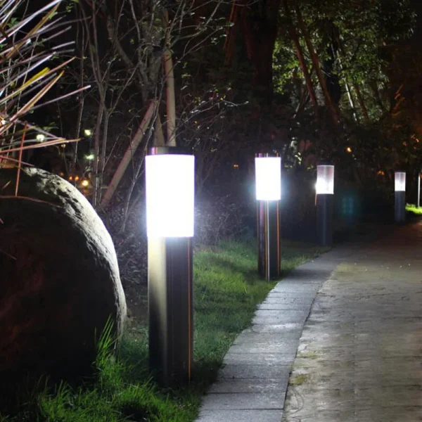 Balizador Poste De Caminha Para Jardins Luz LED Formato Cilíndrico