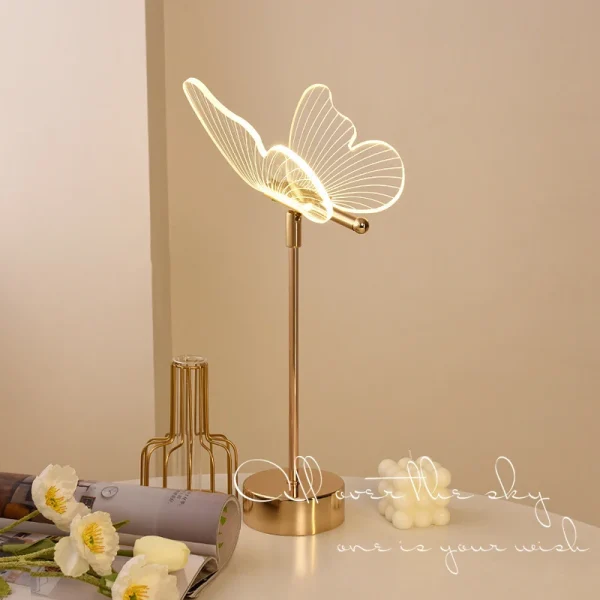 Luminária De Mesa Borboleta Acrílico e Metal Dourado - Image 2